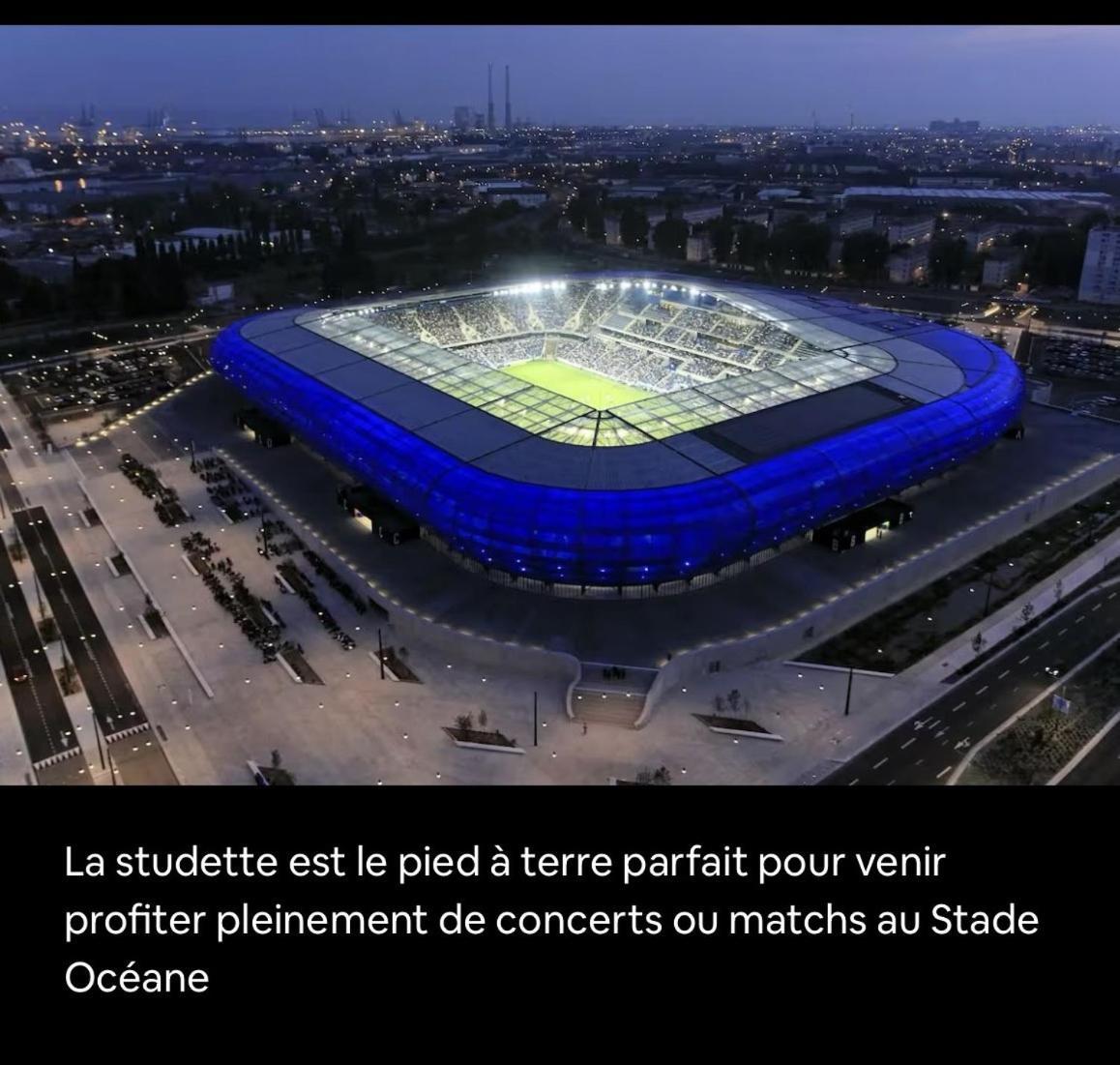 300m De La Apartment